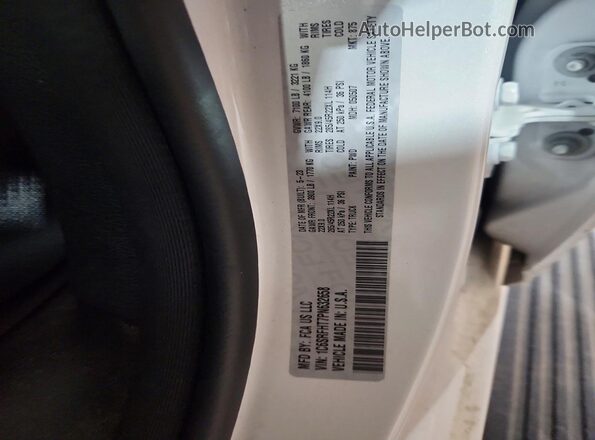 1C6SRFHT7PN632658 2023 RAM 1500 White Vista del compartimento del motor
