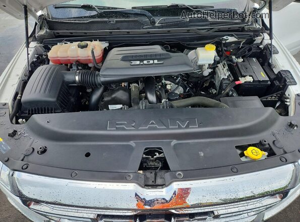 1C6SRFJM4MN830936 2021 RAM 1500 White Вид задньої частини салону