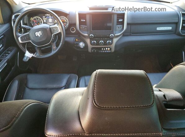 1C6SRFJM8NN213122 2022 RAM 1500 White Առջևի վահանակի տեսք