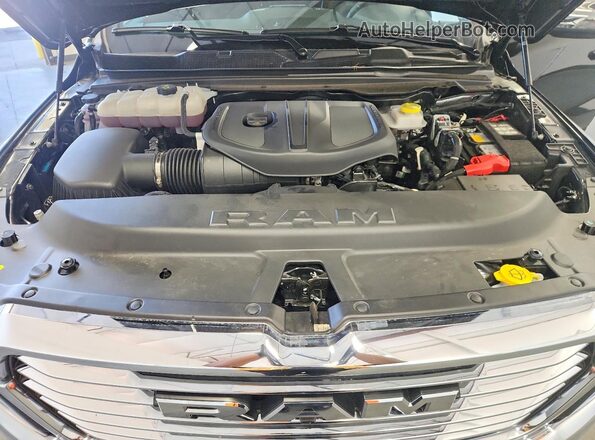 1C6SRFJPXTN309860 2026 RAM 1500 Черный Вид задней части салона