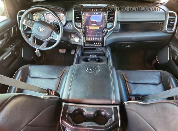 1C6SRFJT5MN514887 2021 RAM 1500 Charcoal Widok deski rozdzielczej
