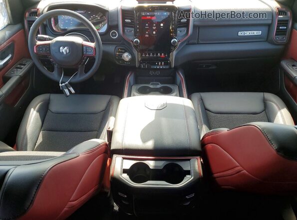 1C6SRFLP2TN356958 2026 RAM 1500 Charcoal Вид панелі приладів