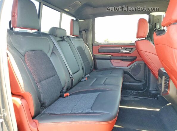 1C6SRFLP2TN356958 2026 RAM 1500 Charcoal Вид задніх сидінь