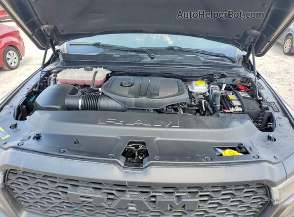 1C6SRFLPXTN264786 2026 RAM 1500 Gray Widok komory silnika