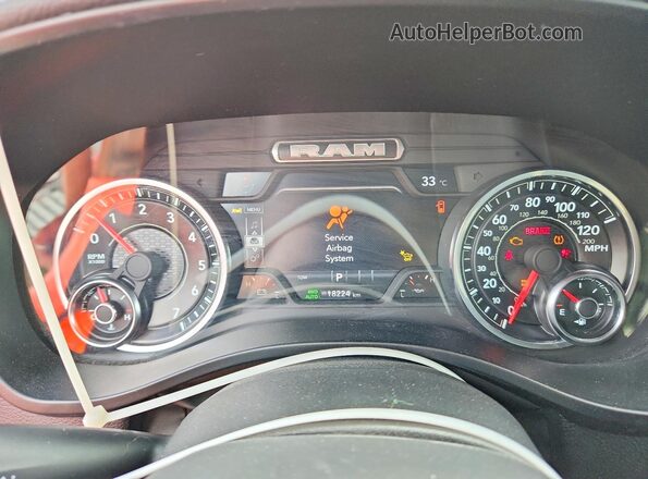 1C6SRFMP7SN563262 2025 RAM 1500 White Instrument cluster view