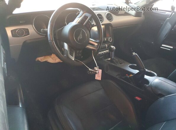 1FA6P8CF5G5215798 2016 FORD MUSTANG White Widok deski rozdzielczej