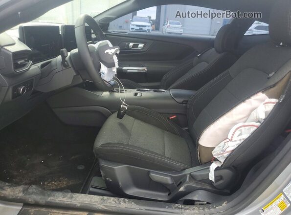 1FA6P8TH0S5118003 2025 FORD MUSTANG Silver Front interior view