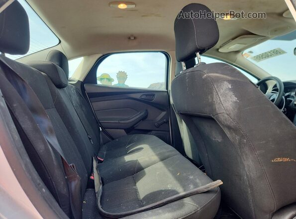 1FADP3E23GL267477 2016 FORD FOCUS White Vista de los asientos traseros