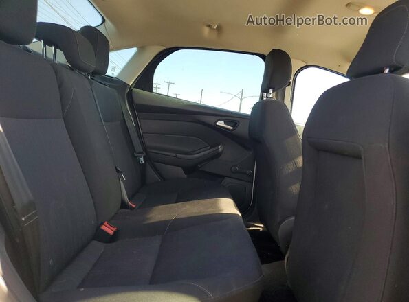 1FADP3E2XGL268142 2016 FORD FOCUS White Հետևի նստատեղերի տեսք