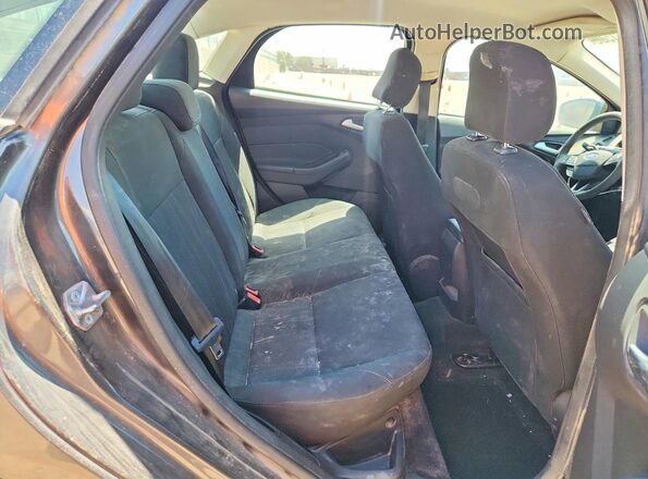 1FADP3F22GL245971 2016 FORD FOCUS Gray Widok tylnych siedzeń
