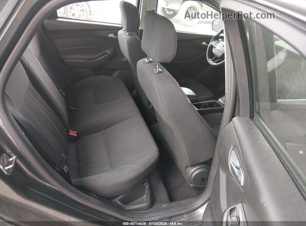 1FADP3F22HL304793 2017 FORD FOCUS Gray VIN կոդի պիտակի տեսք