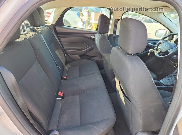 1FADP3F26GL306299 2016 FORD FOCUS White უკანა სავარძლების ხედი