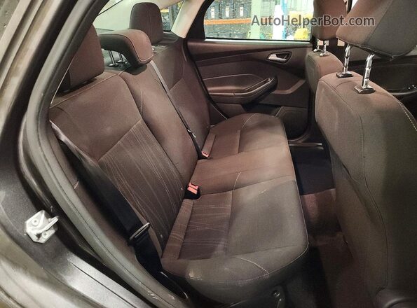 1FADP3F26GL315357 2016 FORD FOCUS Gray Widok tylnych siedzeń