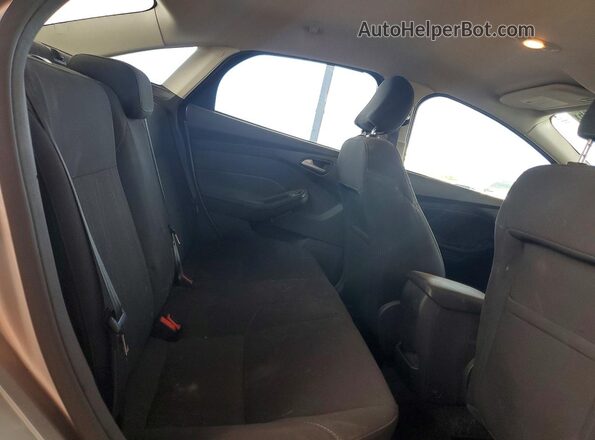 1FADP3F27GL254407 2016 FORD FOCUS Silver Vista de los asientos traseros