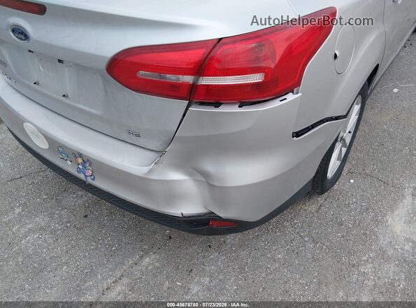 1FADP3F27HL225989 2017 FORD FOCUS Silver Widok z przodu
