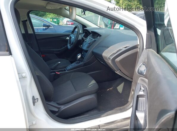 1FADP3F28GL240421 2016 FORD FOCUS White Սալոնի դիմացի տեսք