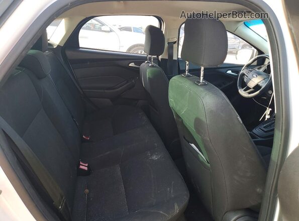 1FADP3F29GL257938 2016 FORD FOCUS White Rear seats view
