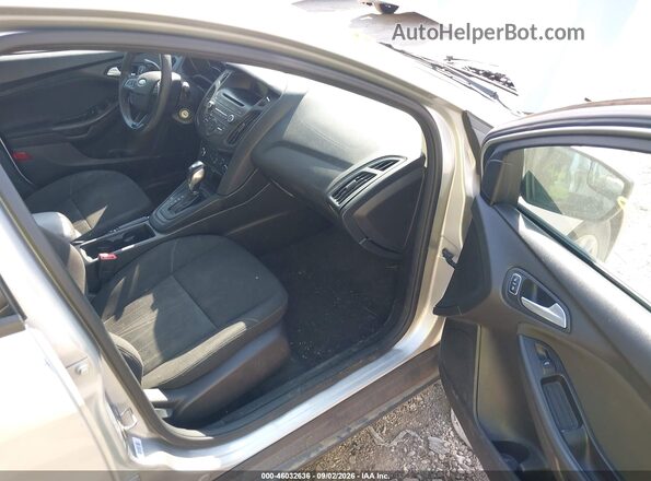 1FADP3F29GL272262 2016 FORD FOCUS Silver Вид салону спереду