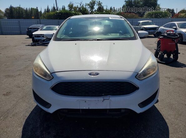 1FADP3F29HL216517 2017 FORD FOCUS White Widok z przodu