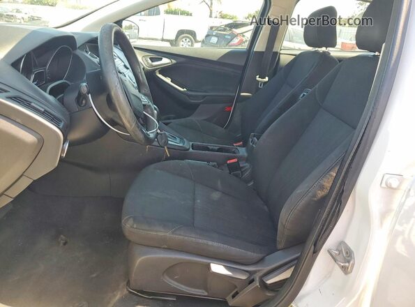 1FADP3F29HL216517 2017 FORD FOCUS White Widok wnętrza z przodu