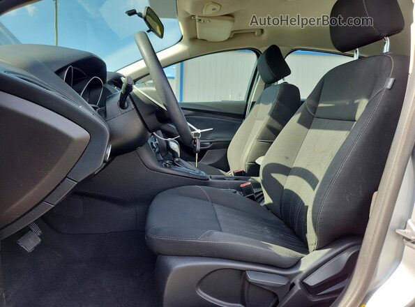 1FADP3F2XGL341038 2016 FORD FOCUS Серебряный Вид салона спереди