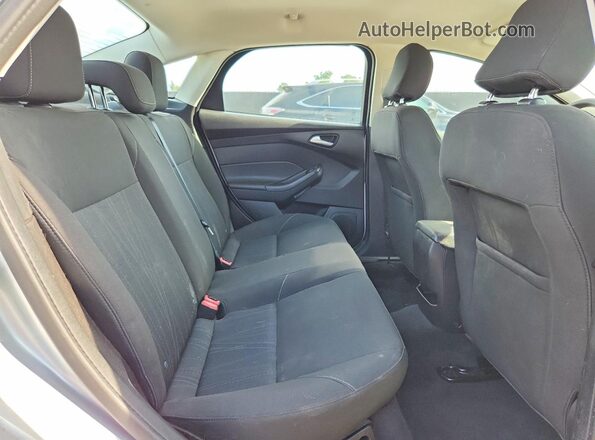 1FADP3F2XGL341038 2016 FORD FOCUS Серебряный Вид задних сидений