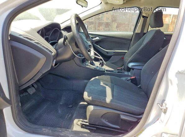 1FADP3F2XGL399201 2016 FORD FOCUS White Front interior view