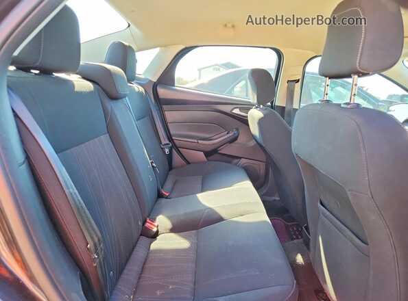1FADP3F2XJL261097 2018 FORD FOCUS Серый Вид задних сидений