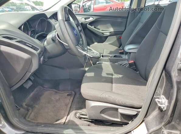 1FADP3F2XJL329608 2018 FORD FOCUS Gray Front interior view