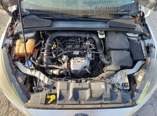 1FADP3FE8HL289825 2017 FORD FOCUS Silver Rear interior view