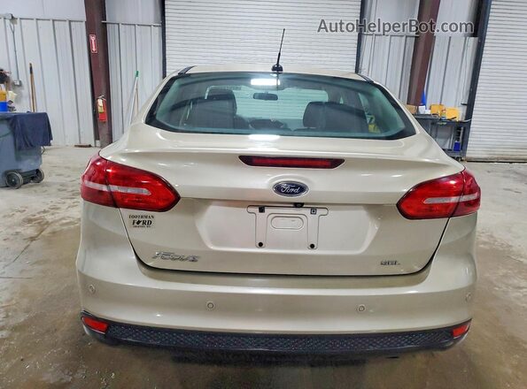 1FADP3H22JL314761 2018 FORD FOCUS Tan Widok z tyłu