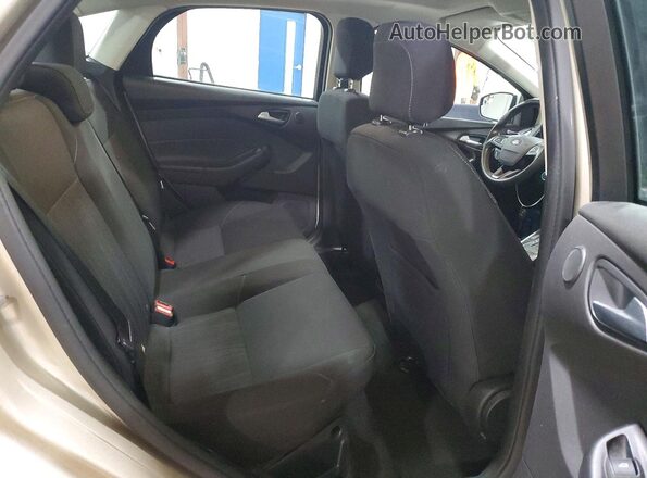 1FADP3H22JL314761 2018 FORD FOCUS Tan Widok tylnych siedzeń