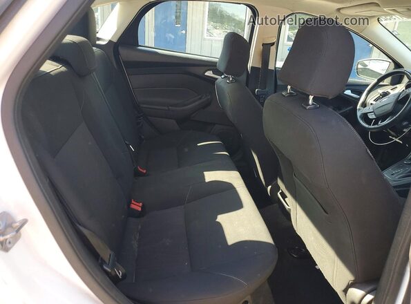 1FADP3H28HL219051 2017 FORD FOCUS Белый Вид задних сидений