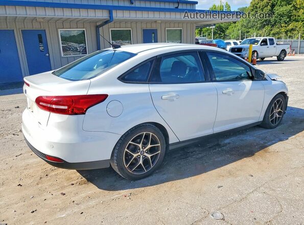 1FADP3H28HL219051 2017 FORD FOCUS Белый Задняя правая четверть