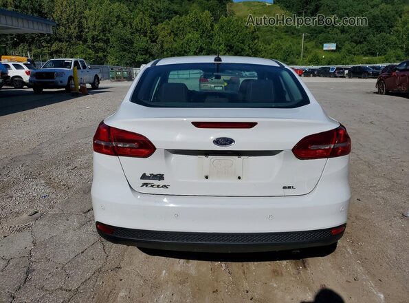 1FADP3H28HL219051 2017 FORD FOCUS Белый Вид сзади