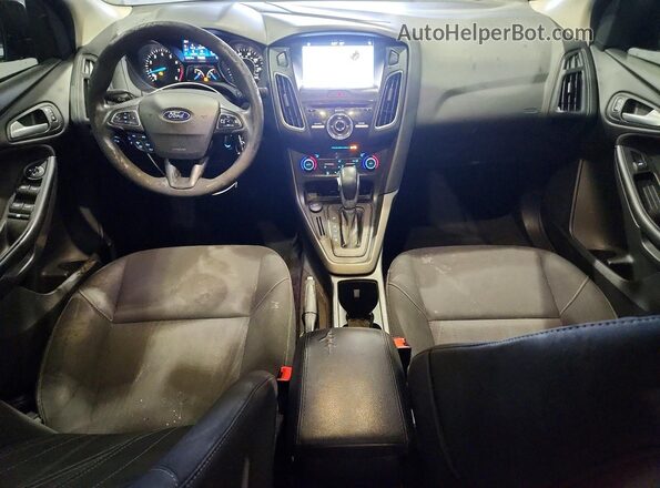 1FADP3H28JL220707 2018 FORD FOCUS Silver Вид панелі приладів