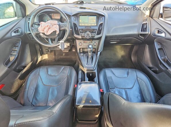1FADP3J21JL220526 2018 FORD FOCUS Charcoal Առջևի վահանակի տեսք