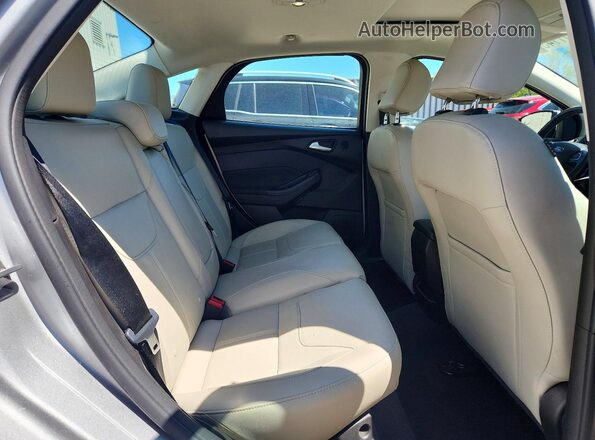 1FADP3J22JL314379 2018 FORD FOCUS Gray Вид задніх сидінь