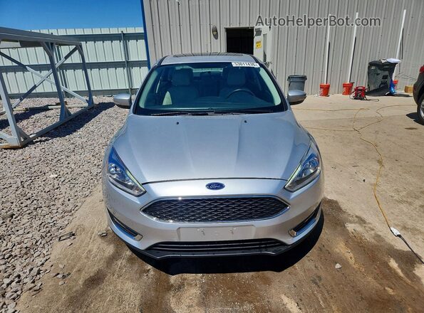 1FADP3J22JL314379 2018 FORD FOCUS Gray Вид спереду