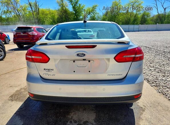 1FADP3J22JL314379 2018 FORD FOCUS Gray Вид ззаду
