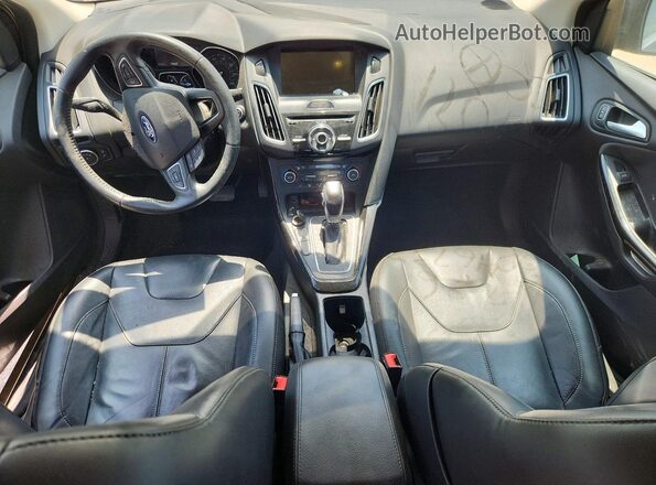1FADP3J27JL233071 2018 FORD FOCUS Gray Widok deski rozdzielczej