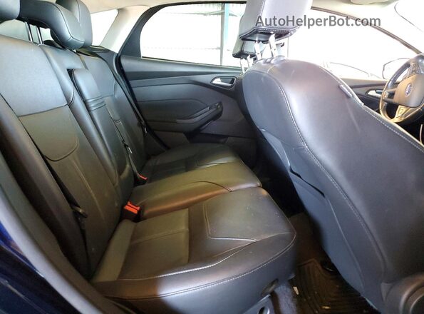 1FADP3K21GL247782 2016 FORD FOCUS Blue Vista de los asientos traseros