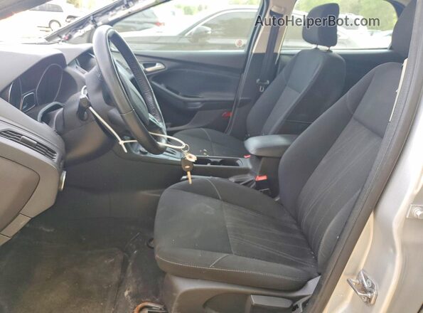 1FADP3K26JL262933 2018 FORD FOCUS Silver Vista interior delantera