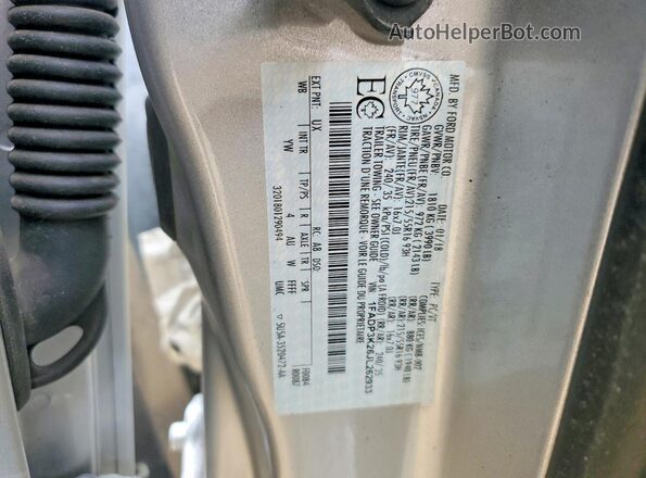 1FADP3K26JL262933 2018 FORD FOCUS Silver Vista del compartimento del motor