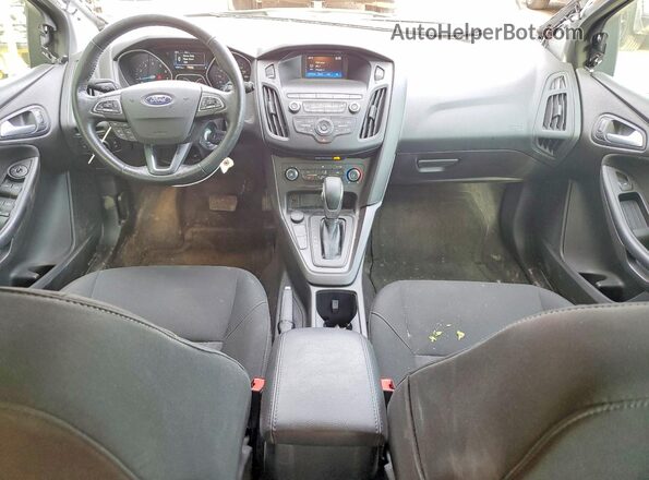 1FADP3K26JL262933 2018 FORD FOCUS Silver Vista del salpicadero