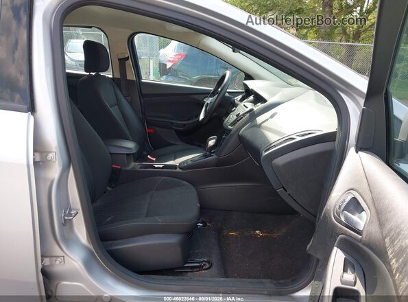 1FADP3K27GL217203 2016 FORD FOCUS Silver Вид салону спереду