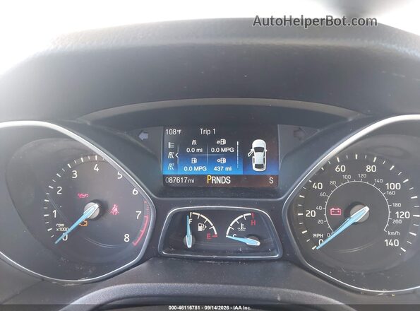 1FADP3K28GL254289 2016 FORD FOCUS Red Widok tylnych siedzeń