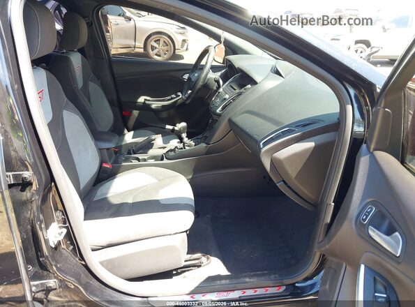 1FADP3L97GL327681 2016 FORD FOCUS ST Черный Вид салона спереди