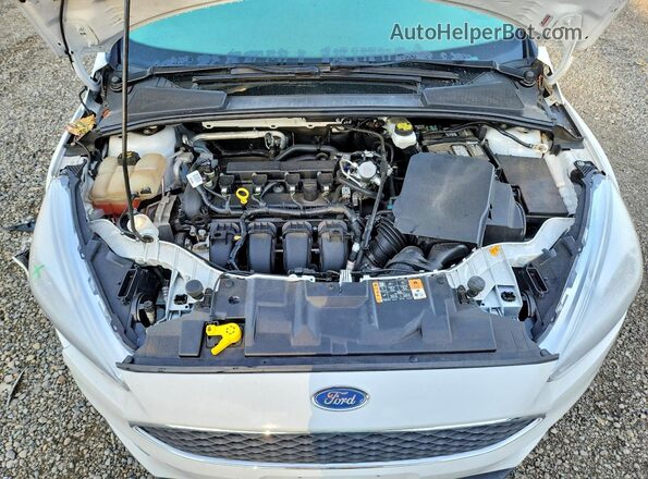 1FADP3M21JL224586 2018 FORD FOCUS White Rear interior view