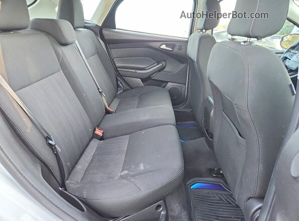 1FADP3M21JL224586 2018 FORD FOCUS White Rear seats view